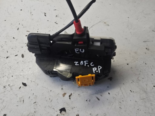 OPEL ZAFIRA C lock door right front EUROPA