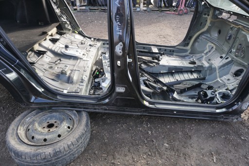 242353532 - TOYOTA AVENSIS T27 III СЕДАН ПРОГР. СТОЙКА ПРАВАЯ