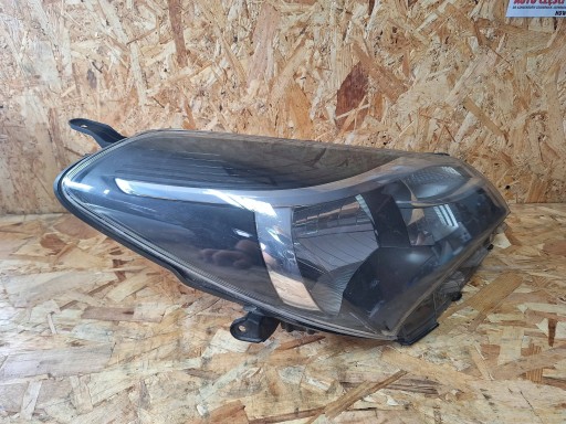 light front right Toyota Yaris III 14-17 EU