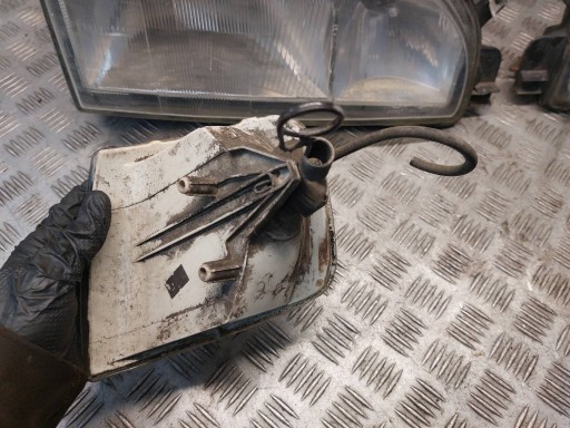 lights front KIERUNKOWSKAZY FORD SIERRA and LIFT 87BG13N010BA 87BG13N059BA