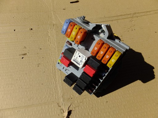 Module fusibles fiat croma II 1,9 jtd 51804118