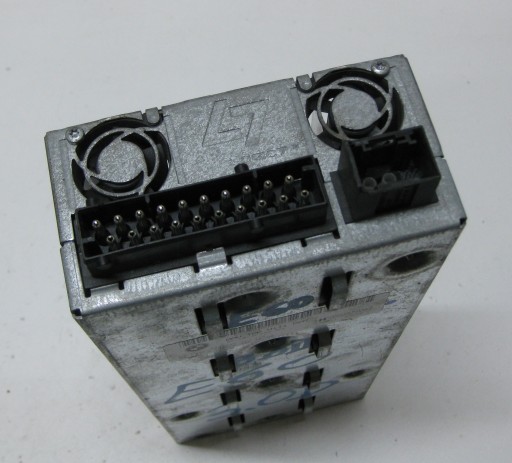 BMW 5 E60 E61 WZMACZNIACZ RADIO AUDIO 6973618