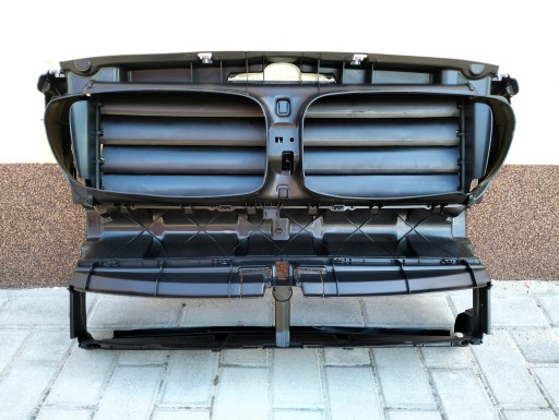 8049681 - Жалюзі на вході BMW 5 F10 F11