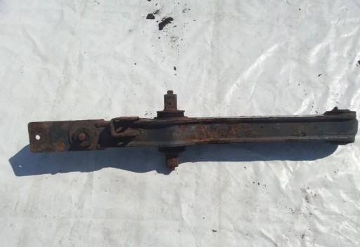 ДЕЛЬФІН КРІПЛЕННЯ ПОДУШОК САНЧАТ ЛІВИЙ DAF 55 LF