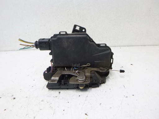lock door rear part left Skoda Octavia 2004r.