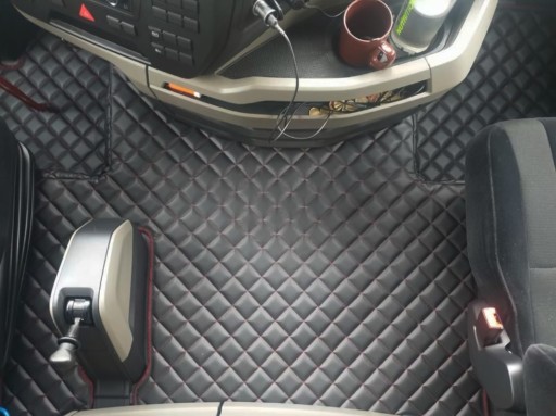 QUILTED FLOOR MATS MAN TGX COVERS FROM 2021-ADR
