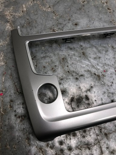 RAHMEN RADIA konsole VW POLO V 6R 6C0858071