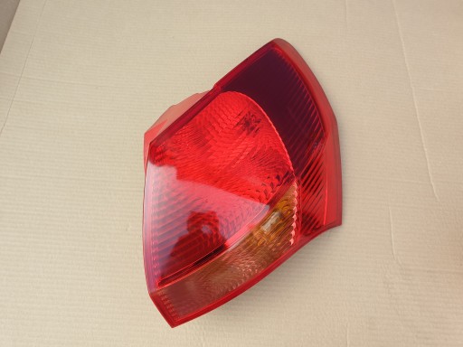light rear right trunk door KIA VENGA 2009- 92402-1P000