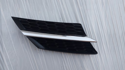 grid of a bumper right front TOYOTA RAV4 IV 12-15