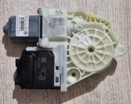 Электродвигатель заднего левого стекла vw passat b6 1k0959795l 1k0959703ab 3c9839461l