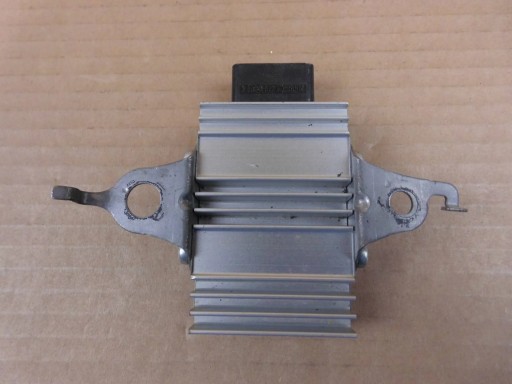 TOYOTA AURIS II 2012-2018 1.6 BENZ UNITÉ DE CONTRÔLE MODULE POMPY CARBURANT 89570-12370