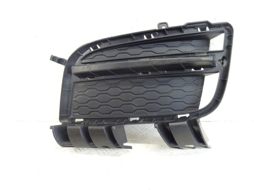 grid of a bumper front front left JAGUAR XE X760 GX73-8B290-CA