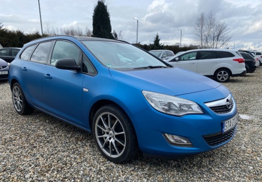 Opel Astra J Sports Tourer 1.7 CDTI ECOTEC 110KM 2012