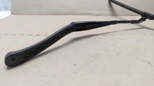 MERCEDES W212 3.0 CDI 11R wiper arm left A2128201344