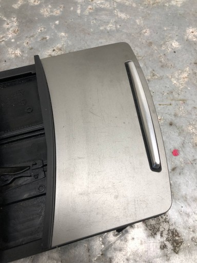 skrinka spolujazdca popolník AUDI A6 C6 4F1857951C
