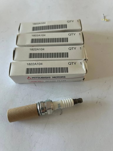 1822A104 - Комплект свічок запалювання mitsubishi eclipse cross з 4 нових oem