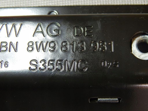 AUDI A4 B9 Poignée Support plaque 8W9813981