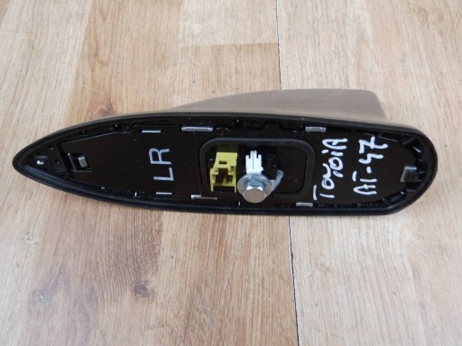Toyota Yaris IV XP210 aerial roof GPS pletwa rekin 86760-0D010