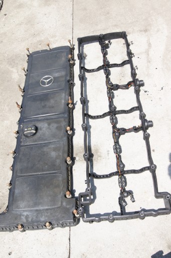 Клапанная крышка Mercedes Actros MP4 + установка