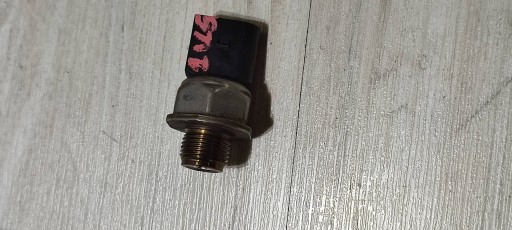 Regulator Pression Carburant Volkswagen Caddy 04L906054