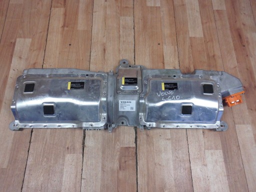 Volvo C40 модуль BDU 32324041