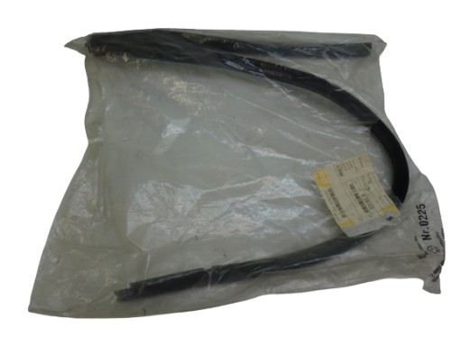 51728190632 - Уплотнитель стекла правой двери BMW E39