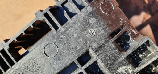 držač akumulatora 1K0915333 VW AUDI SKODA