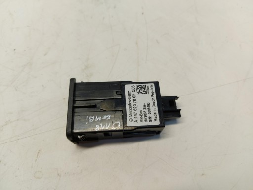 Mercedes CLA w118 x118 KOMBI adapter wejscie zlacze port usb a2478207802