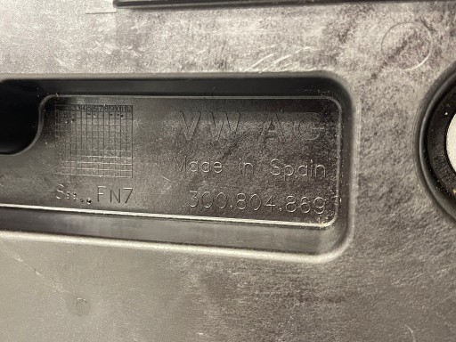 VW PASSAT B8 držiak akumulátora 3Q0804869