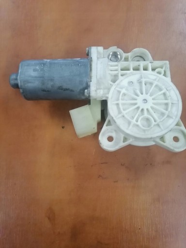 MERCEDES W211 mini motor of the window right A2118203042