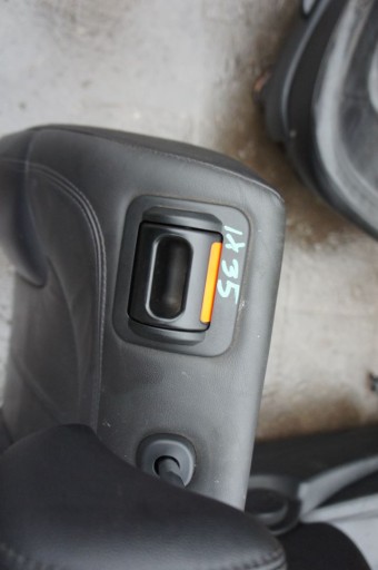 HYUNDAI IX35 ВІДКРИТТЯ СПИНКИ ДИВАНА ЗАДНІЙ ПРАВИЙ