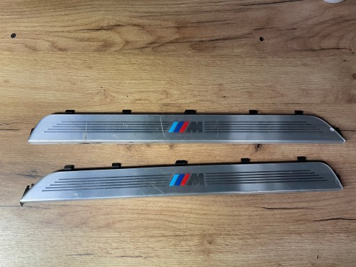 7906817 7906818 - BMW E87 накладки на пороги передние M-комплект