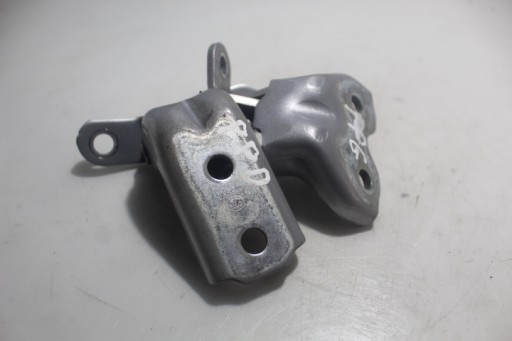 ПЕТЛЯ ПЕРЕДНЕЙ ПРАВОЙ ДВЕРИ KIA CEED III