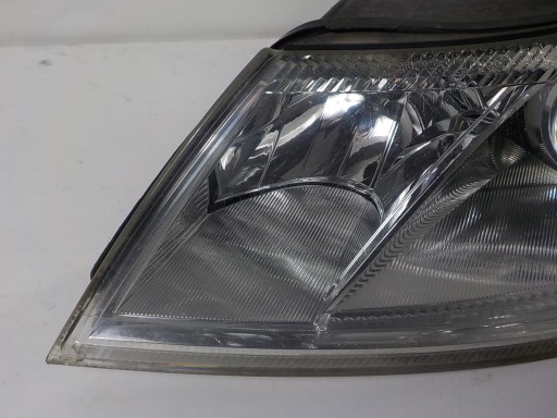 SKODA OCTAVIA II LIFT light left front front UK 1Z1941015F