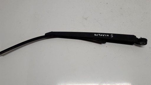 04- - SKODA OCTAVIA 2 II 04-РЫЧАГ ЗАДНЕГО СТЕКЛООЧИСТИТЕЛЯ