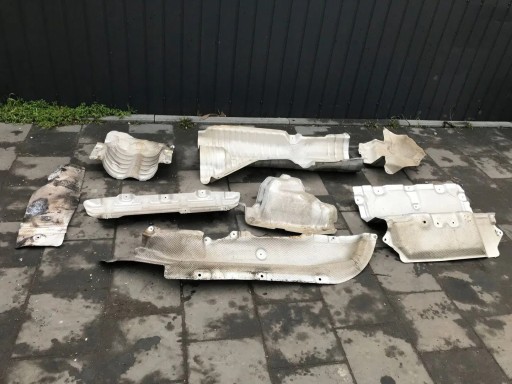 Тепловий щит вихлопу BMW G20 G21 7340982