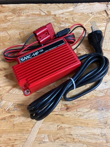 Зарядное устройство MicroPower SMC-HF 100