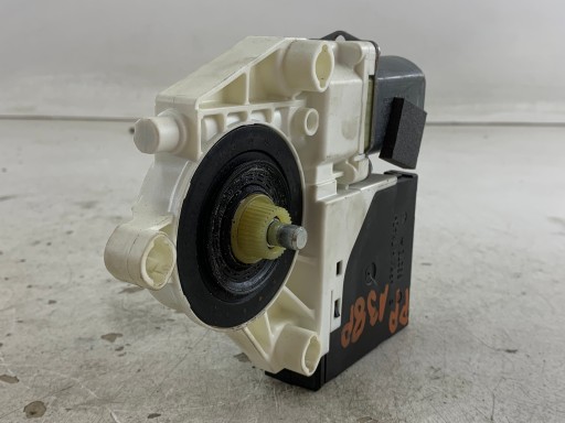 AUDI A3 8P mini motor windows right front 8P0959802H