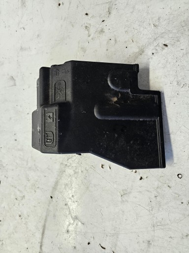 OPEL INSIGNIA B LIFT cover KLEMY PLUSOWEJ of the battery 812461952