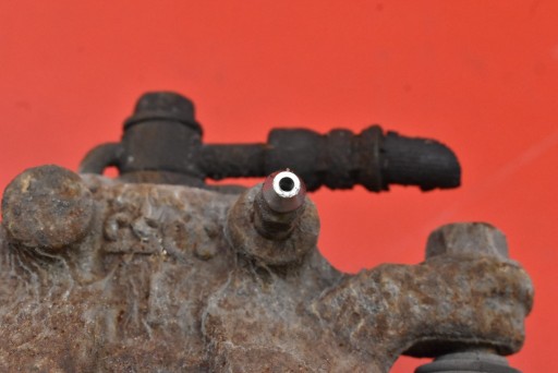 caliper brake right rear part NISSAN LEAF 1 and ZE0 LIFT 109 KM 80 KW 10-17