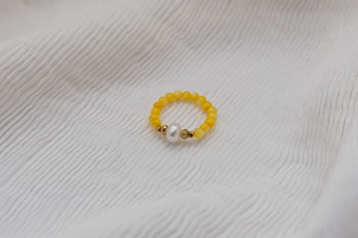 Żółty pierścionek z Perłą i Masą Perłową