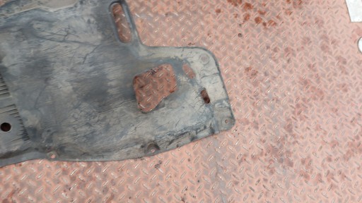 motor cover lower left TOYOTA COROLLA VERSO 04