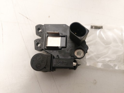 A0031544806 - Mercedes 0031544806 регулятор напруги генератора