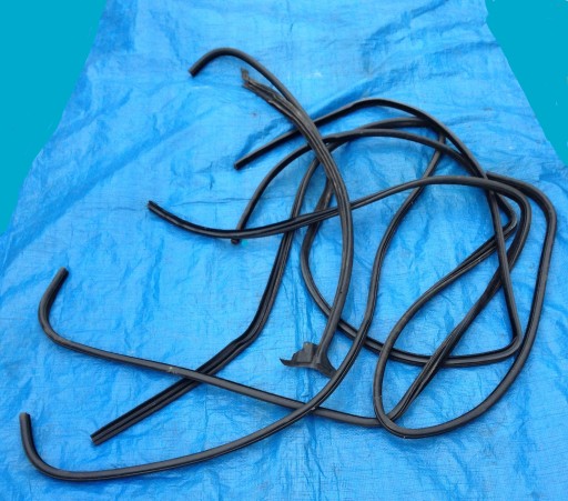 DODGE CHARGER 14 15 16 УПЛОТНИТЕЛЬ ДВЕРИ