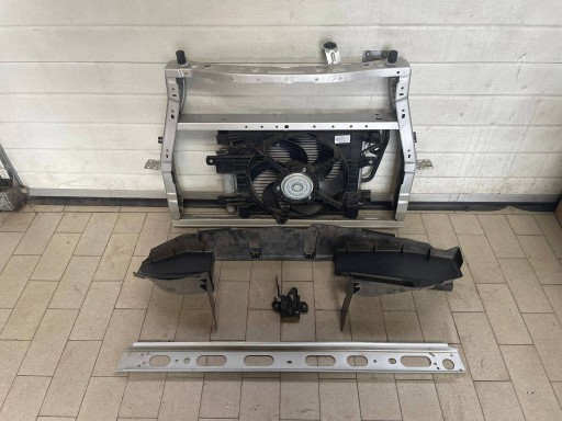 Versteifung Gurten vorne Kühler Lüfter DACIA SPRING STAN wie neu