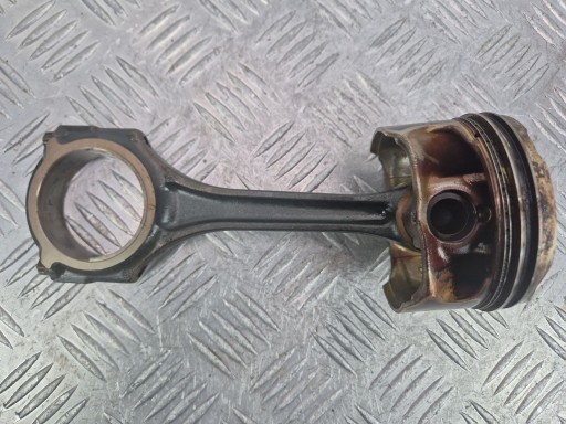 piston with connecting rod Mercedes A180 W176 DFA2700317 270.910