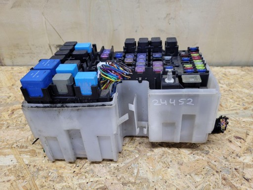 compartment of fuses Mazda 5 2 2011