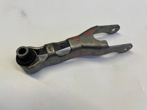VOLVO V50 2.0D support engine mount 31277572