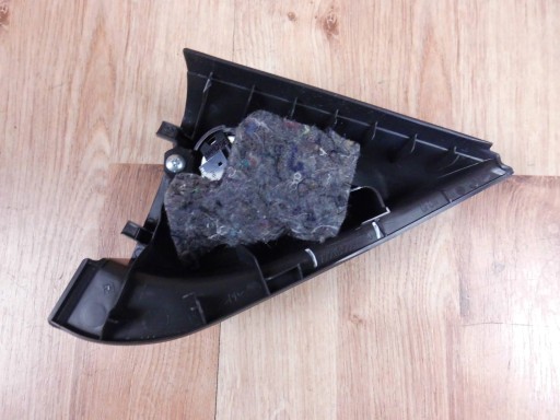 Mitsubishi Outlander III cover of the speaker trojkat