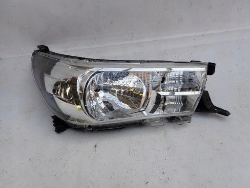 TOYOTA HILUX VIII 8 15-20 PUSZKA light front front right